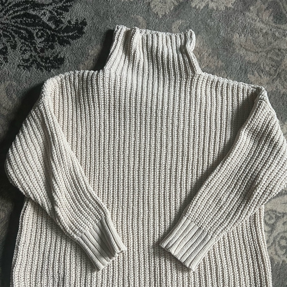 Cream S Aerie sweater
